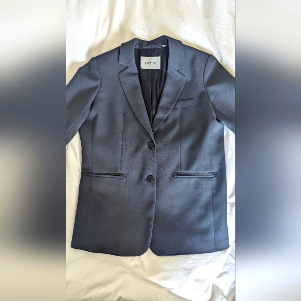 💫sold💫Aritzia Babaton Blazer
